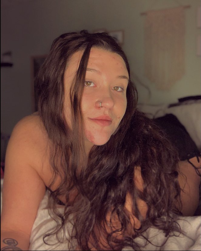 Brae_Casey's tweet photo. bother me, tell me awful things https://t.co/S00WxLLFH9