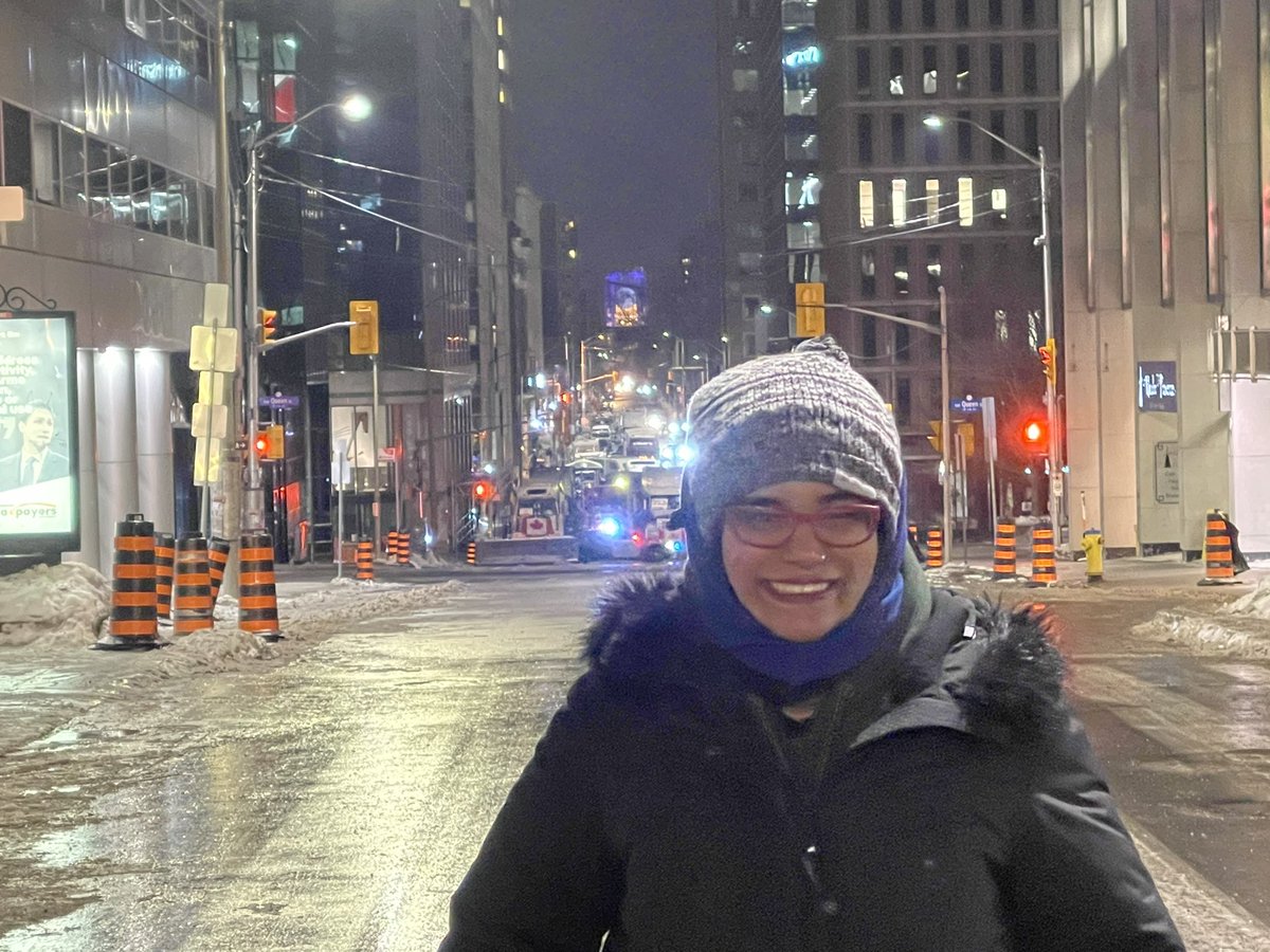 CarymaRules's tweet photo. Just spoke with OPP officer who said he couldn’t express his views on the convoy/occupation because he’s in uniform, but that Justin Trudeau should “stop lying.”
He advises the city if he sees jerrycans, but says it’s not his job to enforce.
#cdnpoli #Ottawa #FreedomConvoy2022 https://t.co/ESqcFNkdRB