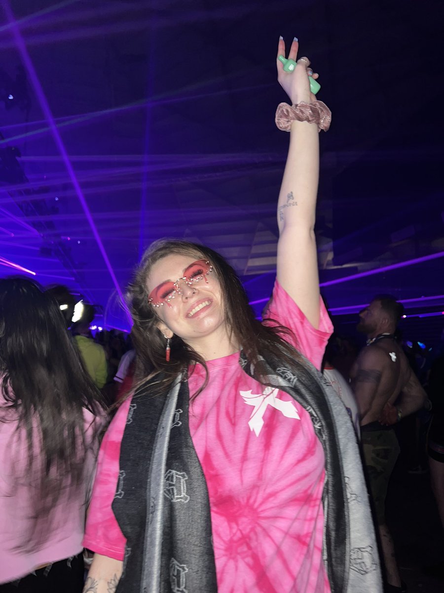 casemaddi's tweet photo. pure bliss✨thank you @Excision for throwing it down harder than anyone else&amp; breaking our fucking neck🤩 https://t.co/isNF2Qsino