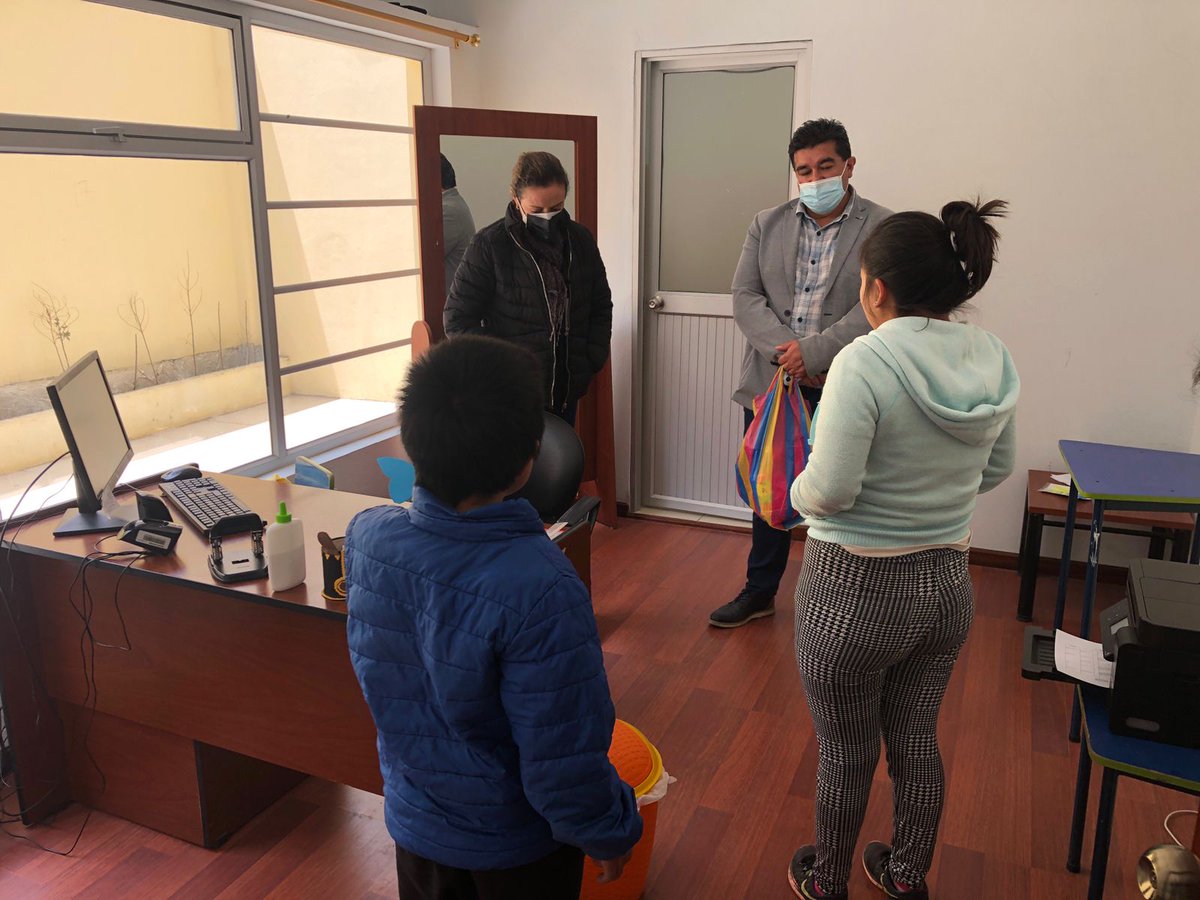 DHumanoEc's tweet image. #Cañar | Personal técnico del #MIES visitó la casa de acogida #MiHogar y el Centro Gerontológico Residencial #FUNPRA, quienes acogen a personas en estado de vulnerabilidad y trabajan en el cuidado de personas mayores de 65 años. 

#GobiernoDelEncuentro 
#JuntosLoLogramos