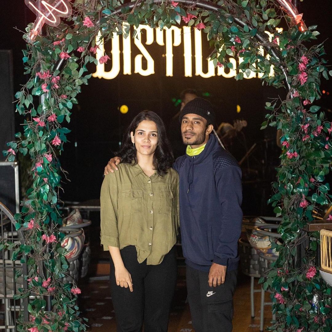 drdhruva's tweet photo. Feel the glitz &amp; glam while stepping into the most happening place in Lucknow 

For reservations &amp; Photo shoot, call +91-7752917745
Digital Media Works 
Photo Shoot, DJ &amp; Celebrities Booking and Event Management  

# DistilleryLucknow
#LucknowCity #LucknowRooftopBar #LucknowPart https://t.co/JnwtU2K9E9