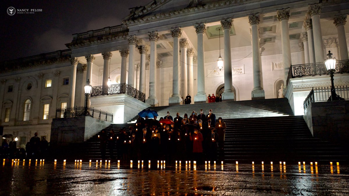 SpeakerPelosi's tweet image. Tonight, I joined Members of Congress for a Moment of Silence to pay tribute to the more than 900,000 Americans tragically lost to COVID-19. In their memories, let us continue our work to bring an end to this pandemic.