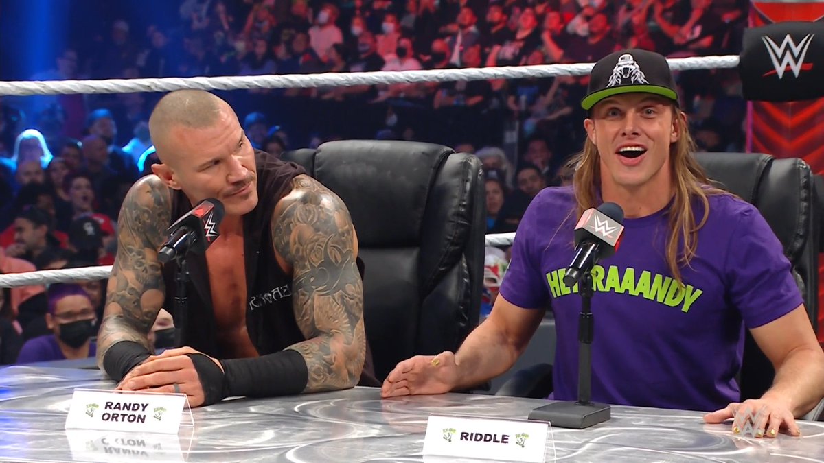 WWE's tweet photo. "You think I'm the only one that bakes, bro?" - @RandyOrton

#WWERaw
@SYFY https://t.co/XaYFJkSdLg
