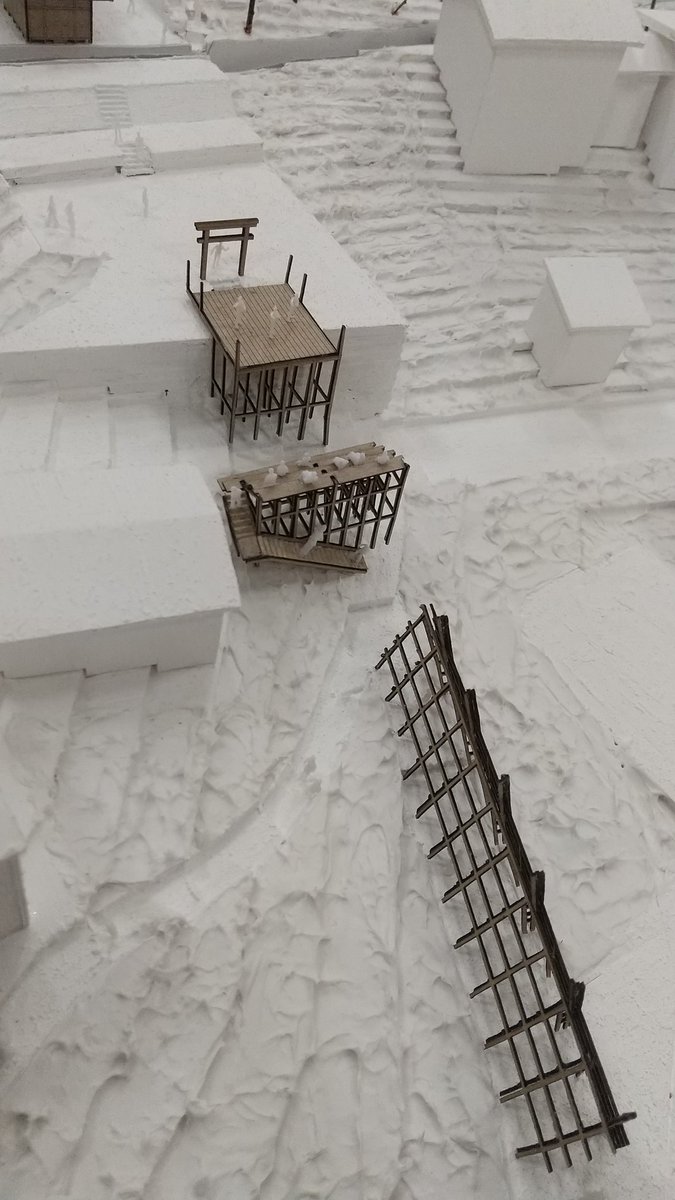 archi_peace's tweet photo. この動画の一番下の棚で作っていた、後輩くんの建築模型が完成していました！
初めての利用とは思えないクォリティです。ヤニの黒い部分と茶色のボール紙がいい感じにマッチしているし、細かい柱梁もばっちり表現されている。お手伝いできて感動です。
#レーザーカッター 
#FABOOLLaser
#SmartDIY https://t.co/mLcU8DVs6E