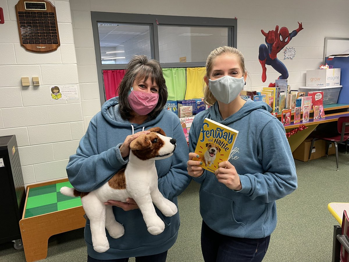 EchoLakeElem's tweet photo. So excited to kick off our One book, TWO Schools with @7PinesPenguins! Can’t wait to read Fenway and Hattie with Dolphins AND Penguins! Looking forward to the collaboration as we read! #dolphinsandpenguinsunite #1book2schools https://t.co/962xByJZfy