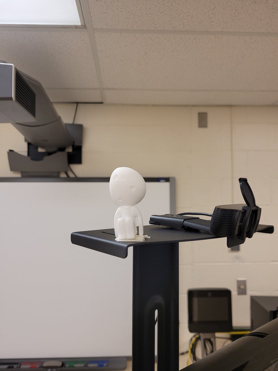 KayoeStewart's tweet image. Setting up the new @FHSkats @Creality3dP #Ender3V2. My #MakerClassroom is now full of #kodama 😉 @brilliant_labs