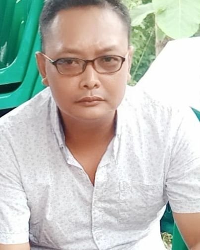 YLBHI's tweet photo. Pagi ini kita mendapat kabar salah satu warga Wadas yang konsisten menjaga alam Wadas ditangkap paksa tanpa ada kesalahan apapun saat sedang makan di warung, saat ini warga tersebut di bawa ke Polsek Bener. https://t.co/qVc8DfjEZ7