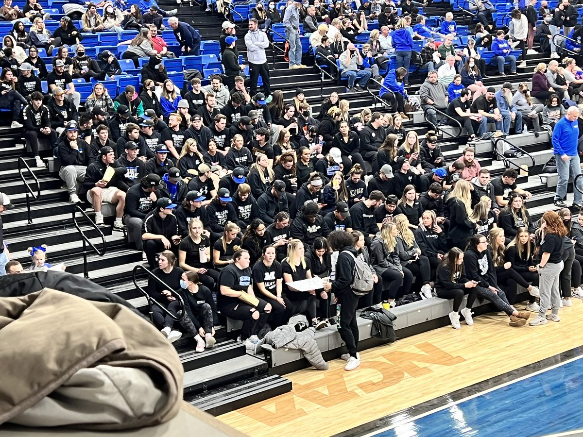 Aric_Lee_79's tweet photo. Millikin leads Illinois Wesleyan at halftime, 35-17 … student section in a Monday Night Rivalry Blackout, & it’s working … this is starting to become the support these hoops teams deserve …
#NotQuiteThereYet https://t.co/FgILdPt8Es