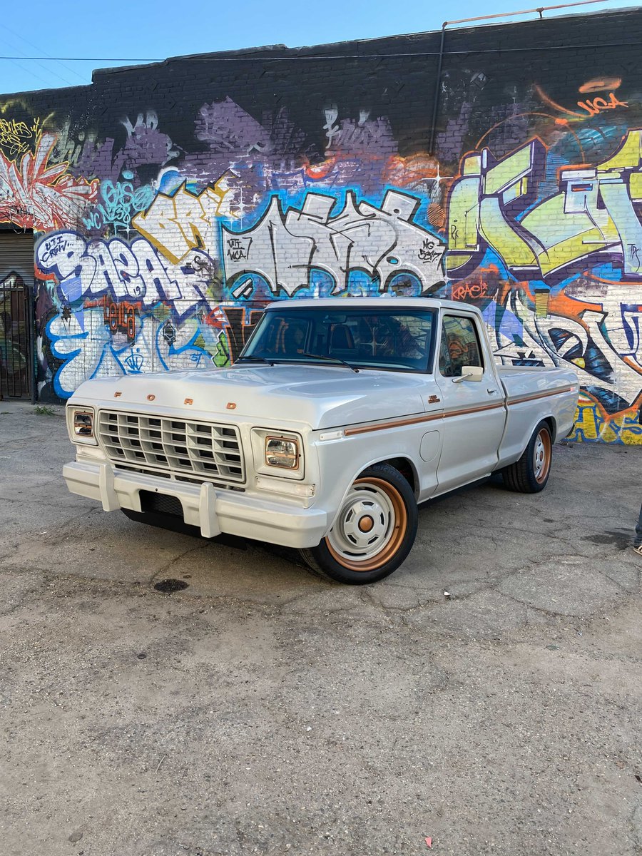 Ford took a 1978 F-100 truck, replaced its ICE heart with that of a Mach-E GT EV, and called it the Eluminator. And we were the first to drive it: edmu.in/3glyc6W