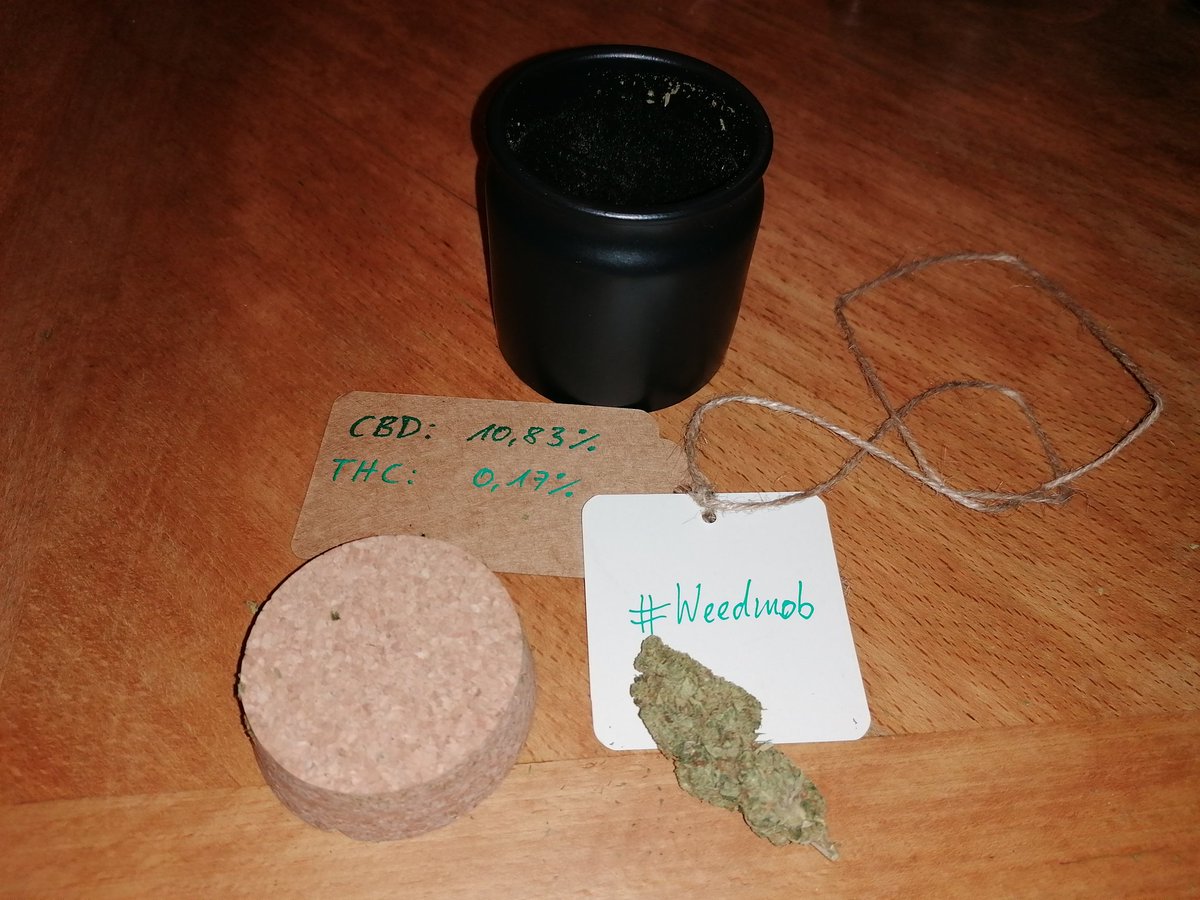 4budheadz's tweet photo. Ich bin es von den Medis gewohnt, die meisten kennen es aber nicht. Im legalen Markt sind die Wirkstoffe ausgezeichnet und man kann vorm Konsum einschätzen, wie es wirkt. @4twentygermany folgt dem Beispiel. #29b #Weedmob #Legalisierung2022 https://t.co/fkjkZ0YBgv