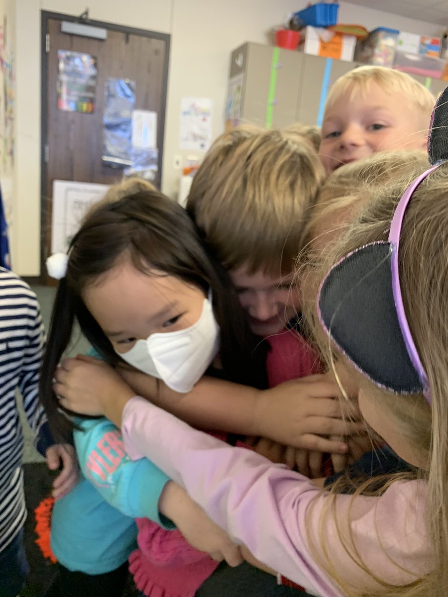 Setting goals and celebrating with peers when they reach their goals! #allthefeels #growinggreatness <a href="/CoderElementary/">Coder Elementary</a> <a href="/AledoISD/">Aledo ISD</a>