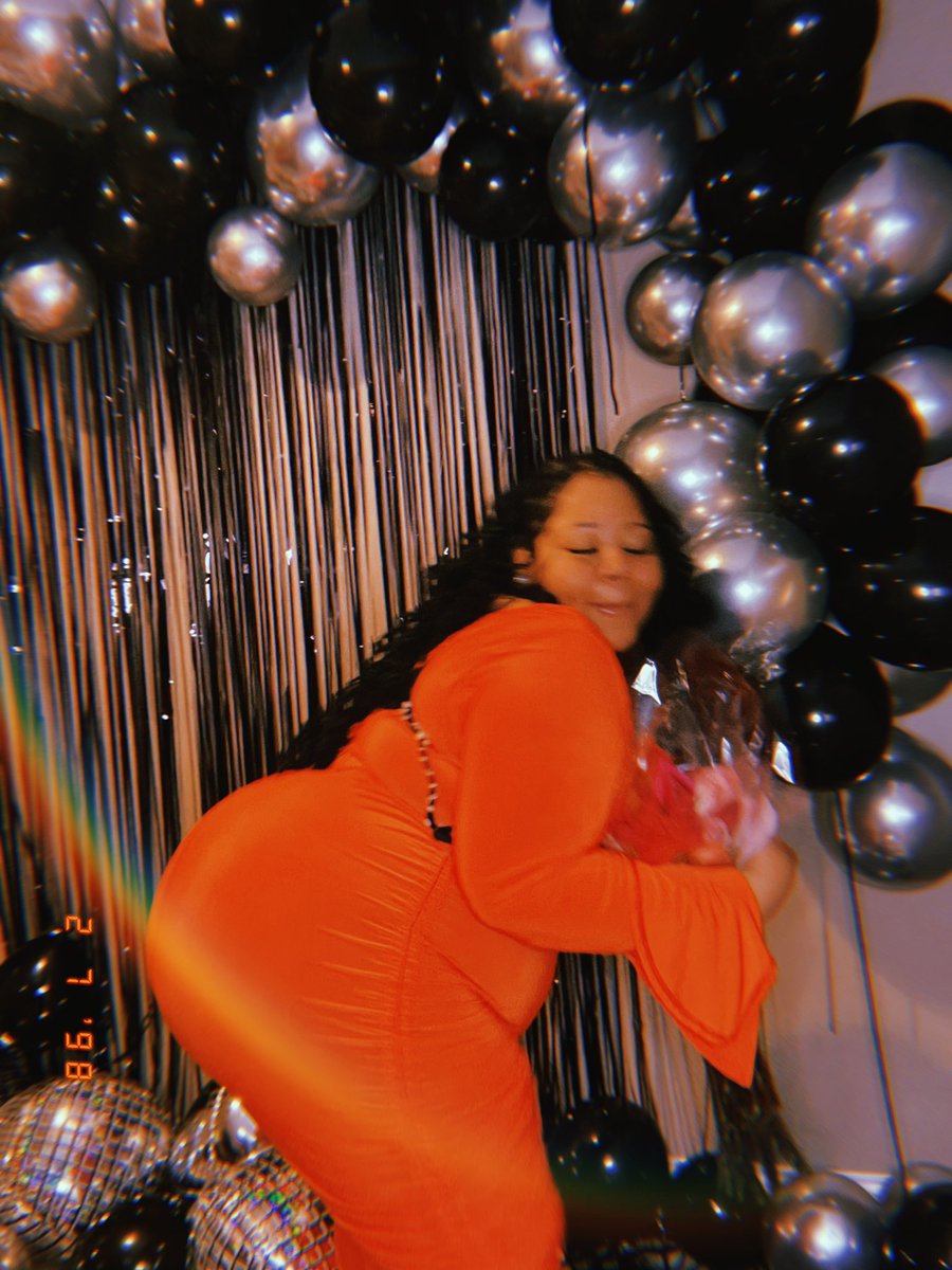 laababyy__'s tweet photo. I wanna give you your flowers..
•02/04•
#LADAY🥂💖 https://t.co/nj0z5SseZp