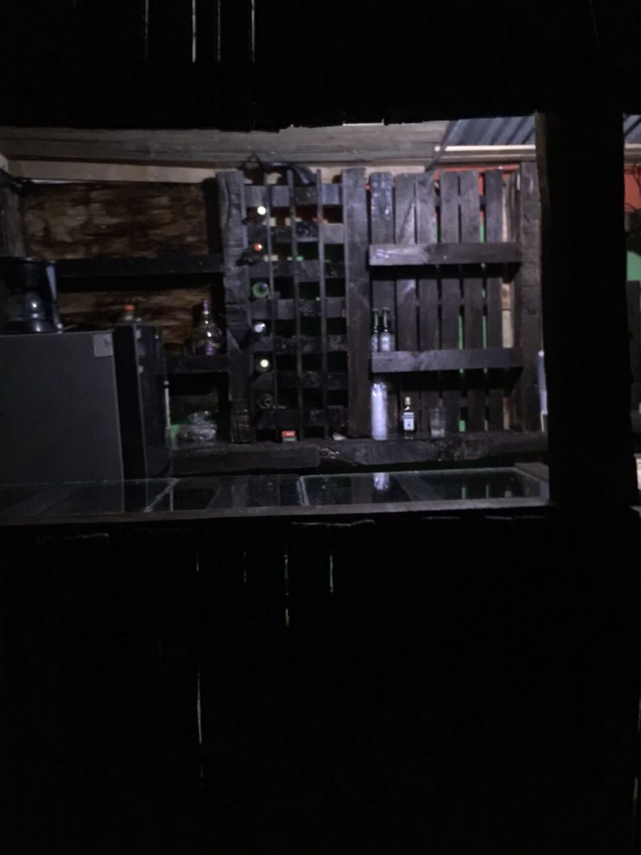 elmleerockstone's tweet image. Working on something!! #TheLog #Bar #Grill #club #winebar #winelovers #GoodVibesOnly #PortAntonio  #Jamaica