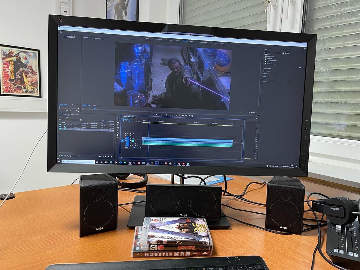 dawnofthediscs's tweet photo. From @Wicked_Vision:
This is how it starts! TRANCERS Ultimate Box Set coming very soon! #fullmoogermany #fullmoonfeatures #trancers #wickedvision #charlesband https://t.co/jPAJdrw911