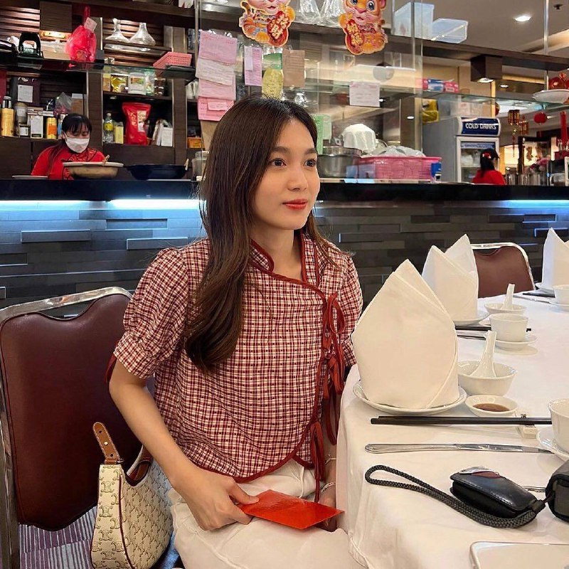 CeCeaAlice's tweet image. happy new year my good friend give me a new year ok i am very happy