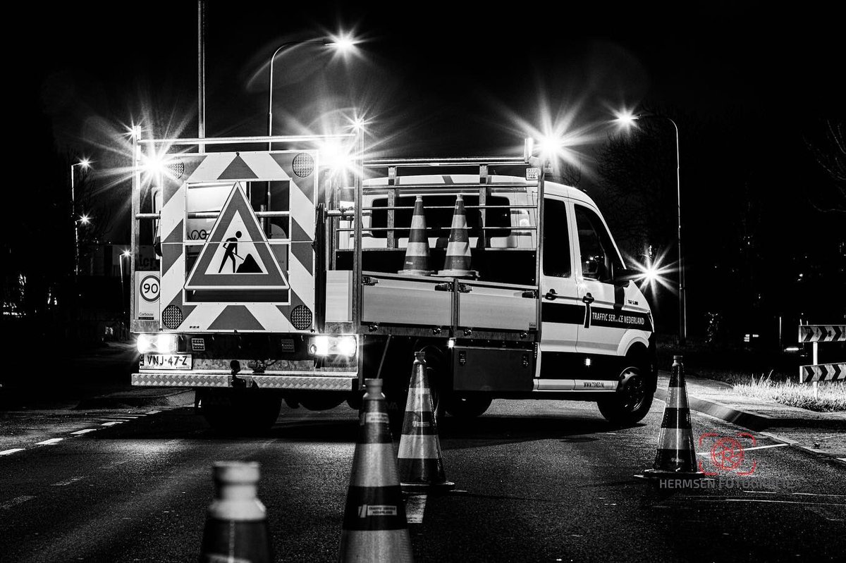 papboerke's tweet photo. M.A.N #nieuwe #werkbus #werkvoertuig van @TSNed1 #verkeerstechniek #verkeersmaatregelen #veiligekilometers #kortelaadbak #rijdalseentrein https://t.co/sYdSa1KJFk