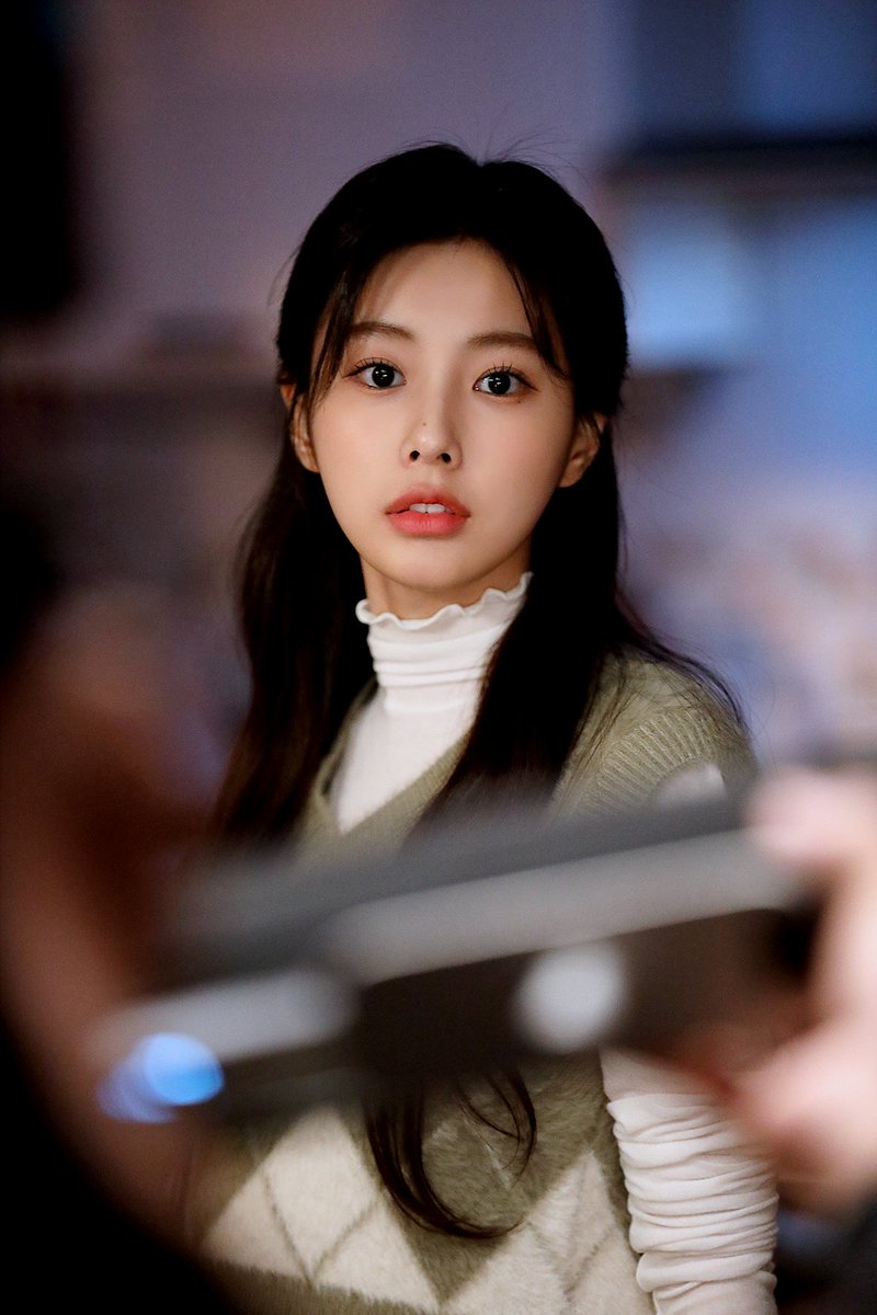 hyewonhrly's tweet photo. she's so unbelievably gorgeous 
#HYEWON #강혜원 https://t.co/SQd1DBJRML