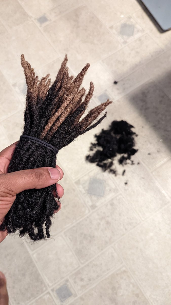 ReignSolid's tweet photo. After two and a half years I decided to cut my dreads off. https://t.co/a01pNQFQsq