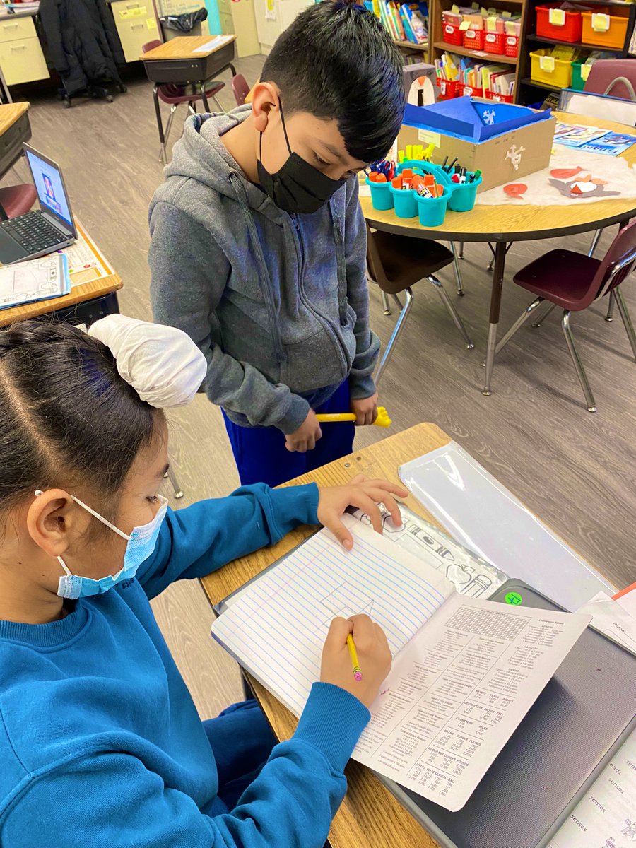 When students become teachers!✏️ After writing their own how-to, students shared their writing and we followed their detailed steps to learn how to draw or make something! #happeningathowell