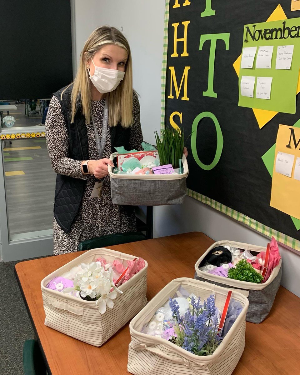 HHMSPTO's tweet photo. Celebrating all of our counselors today!  Mrs. Seewer was out, but her treat is waiting for her when she returns.  Thank you School Counselors for all you do for HHMS! #schoolcounselorsrock #SchoolCounselorAppreciation #thegmsonthep 💚💛 https://t.co/tExhFVhnd0