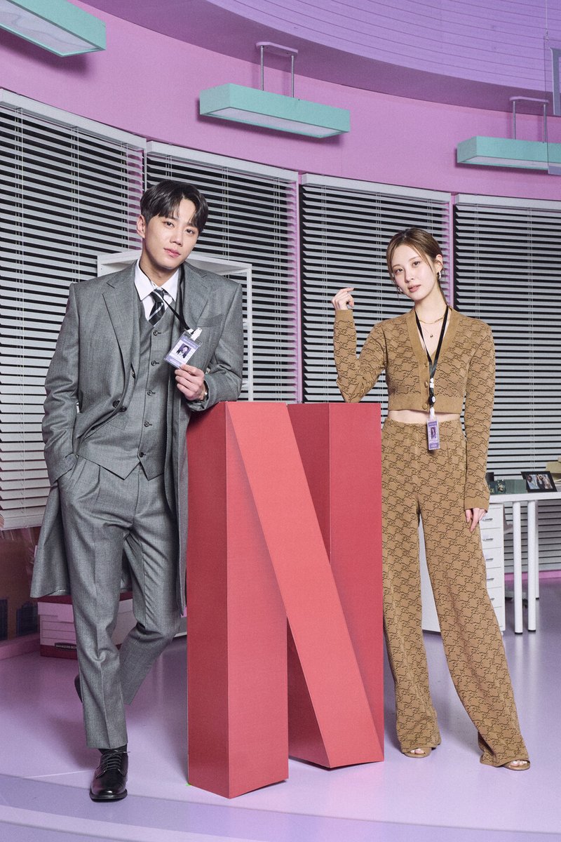 ouhmiyaa's tweet photo. [Love and Leashes Press Release]

They look so fine😭😭😭

#SEOHYUN #서현 
#LeeJunYoung #이준영
#LoveandLeashes #모럴센스 https://t.co/vWuVjDqHxS