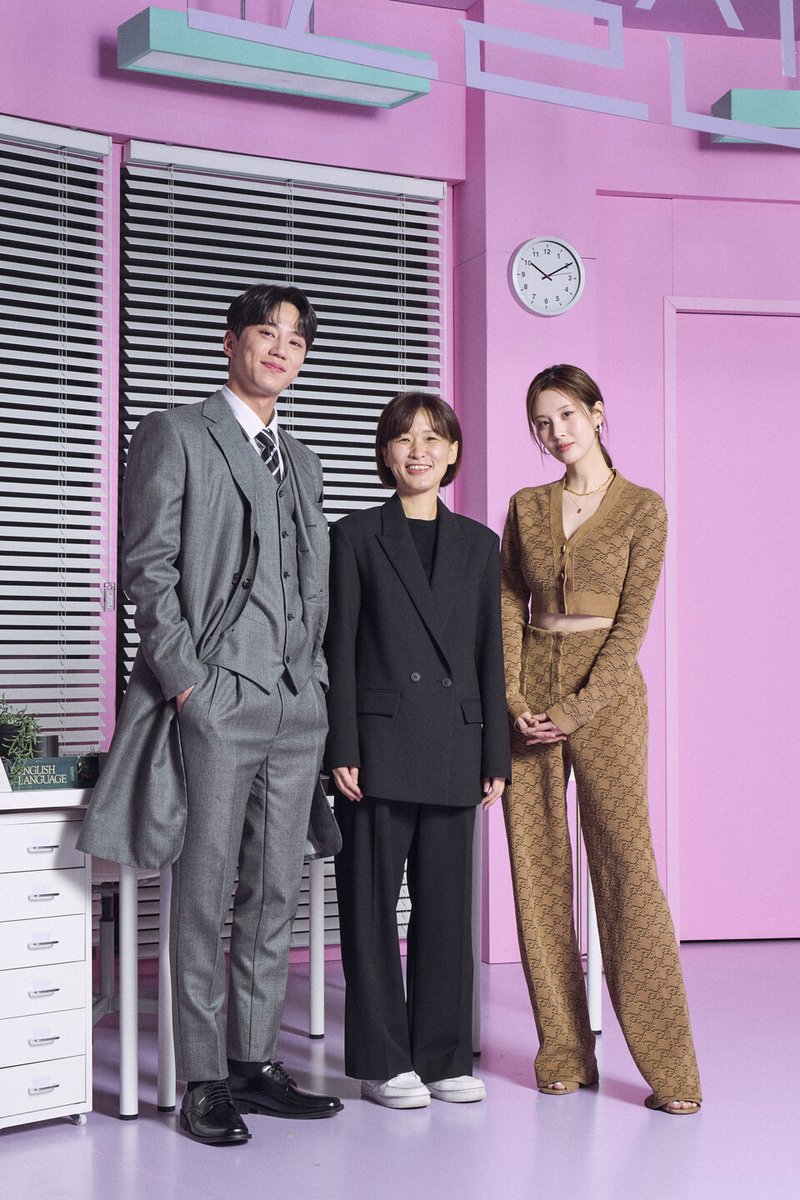 ouhmiyaa's tweet photo. [Love and Leashes Press Release]

They look so fine😭😭😭

#SEOHYUN #서현 
#LeeJunYoung #이준영
#LoveandLeashes #모럴센스 https://t.co/vWuVjDqHxS