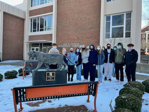ScbigPicture's tweet photo. Scholars @ScbigPicture Learning Academy visit @GtownCollege, @EKU_CHS, and @bellarmineU!!
#myfuture
#collegebound 
@CoachLavertu 
@dcdlong89 
@Nina9yo 
@shelbycountysch https://t.co/dnBg1aPA6Z