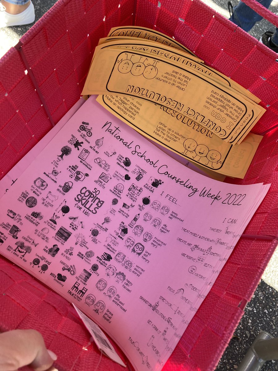 Our school counselors are incredible! Today at the Counseling Corner, students learned about coping skills and colored conflict resolution book marks! 💙 #Franklin2022 #FalconPride #ThisIsRUSD <a href="/RUSDeducation/">RUSD Educational Services</a> <a href="/RedlandsUSDSupt/">Juan J. Cabral</a> <a href="/RUSD_RCSS/">Redlands Coordinated Supports & Services</a> <a href="/RedlandsUSD/">Redlands USD</a> #NSCW2022