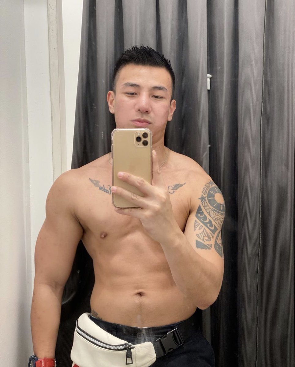 Johnnyericc's tweet photo. Good to start the day with a selfie. #bkk #thailand #gym #fitness #fitnessgoals #fitnessjourney #fitnessmotivation https://t.co/9eE3vHwSqD