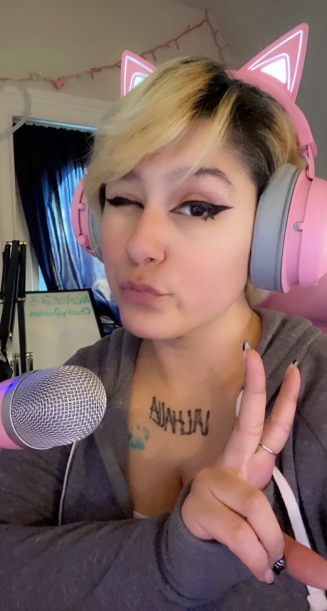 itsBubbleTee's tweet photo. When you had good makeup so you planned to stream but you adhd into oblivion and never start said stream or do anything productive at all #riptome #TwitchStreamers #twitchaffiliate #streamer https://t.co/zRZGhS6Kku