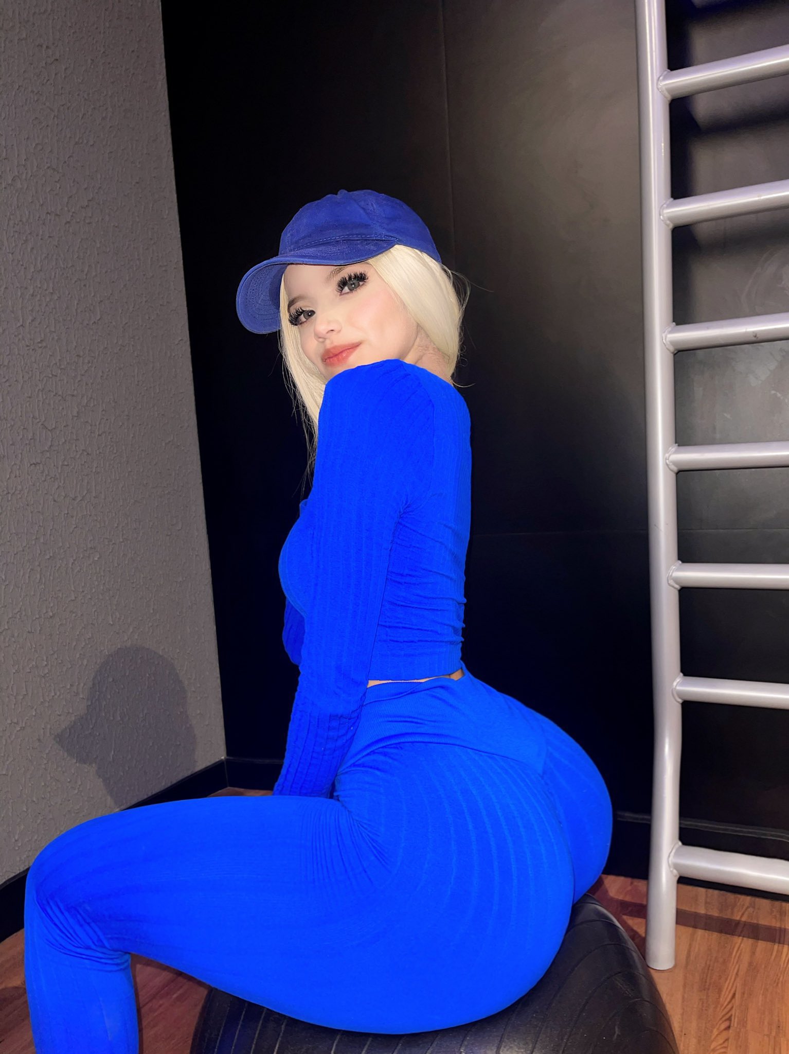 Ximena Yaquin on Twitter: "🍑 https://t.co/wAVGK3WgCP" / Twitter