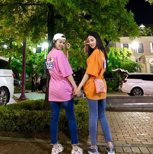 jsmndaily_'s tweet photo. Category is Somin's wonderful girl friends💗💚
#LimDoYoon : bestie on and off cam, Dahyun's bestie in Something About 1 Percent and had a cameo for Top Star Yoo Baek
#LeeJooYeon of #AfterSchool : best friend and karaoke/drinking buddy
#JeonSoMin #전소민 https://t.co/IzuRdHlX2l