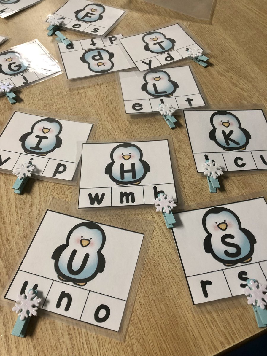 SSydoryshyn's tweet photo. We can identify and match upper and lower case letters ❄️🐧 @ValentineDPCDSB @dp_EarlyYears @DpLiteracy #OntEd #Kindergarten #LiteracyLearning #WinterInquiry https://t.co/nmZk2yc5e9