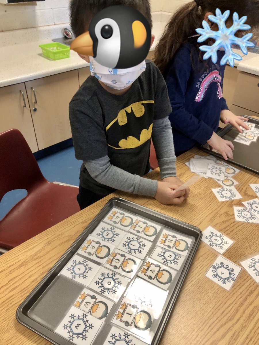 SSydoryshyn's tweet photo. We can identify and match upper and lower case letters ❄️🐧 @ValentineDPCDSB @dp_EarlyYears @DpLiteracy #OntEd #Kindergarten #LiteracyLearning #WinterInquiry https://t.co/nmZk2yc5e9
