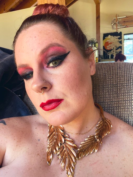 Today&rsquo;s photo shoot looks: 1. Evil black swan Barbary 2. Euphoria high Barbary https://t.co/Z3aieTof<a href="/tag/partyintheback"class="tags"><span>#partyintheback</span></a><a href="/tag/businessinthefront"class="tags"><span>#businessinthefront</span></a>