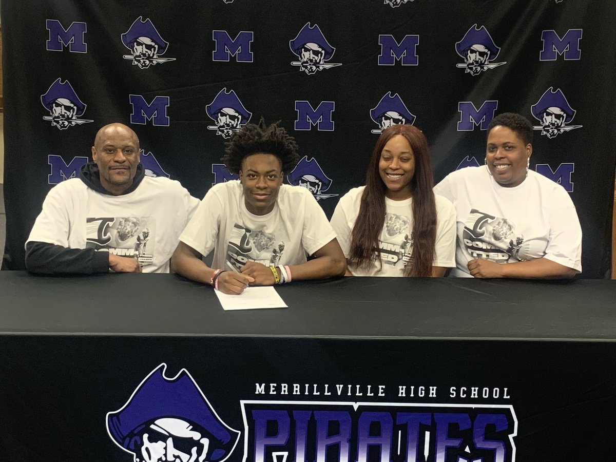 Congrats <a href="/mhspiratefball/">MerrillvilleFootball</a> DB <a href="/ty_resee_/">Tyrese Frazier</a> on signing with @USF_Football!