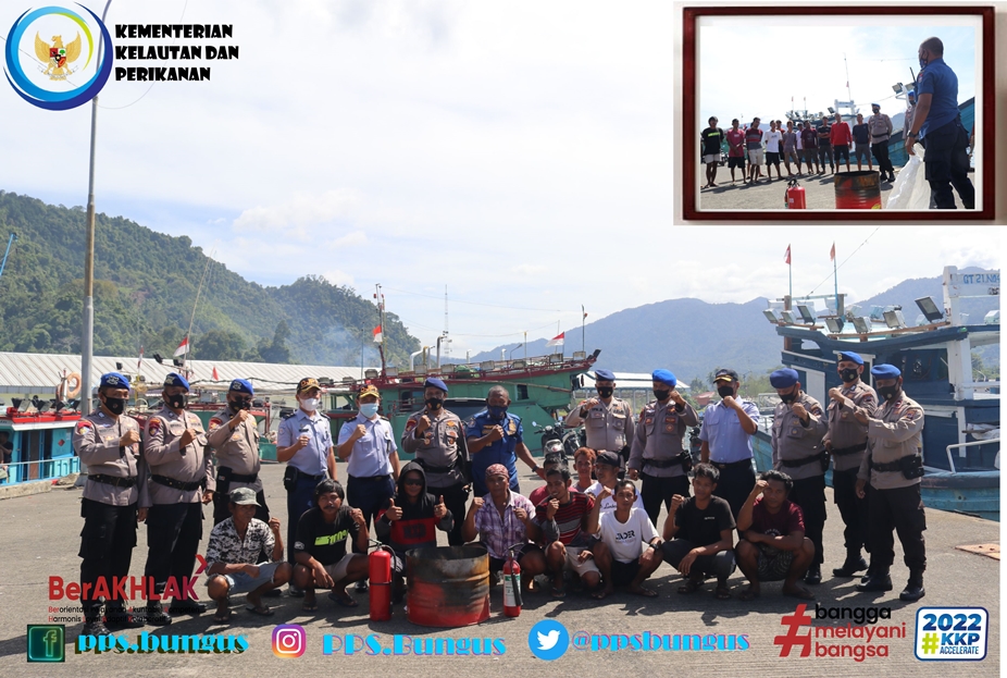 ppsbungus's tweet photo. (Bungus, 08/02)Pelatihan pemadaman API di atas Kapal dengan Menggunakan Alat Pemadam Api Ringan (APAR) kerjasama PPS Bungus, Ditpol Airud Polda Sumbar Dinas Kebakaran Kota Padang.
https://t.co/qIL6GwQOMn

#KKPAccelerate #KKPGOID #MenteriKKP #SaktiWahyuTrenggono https://t.co/CSJlkygadl