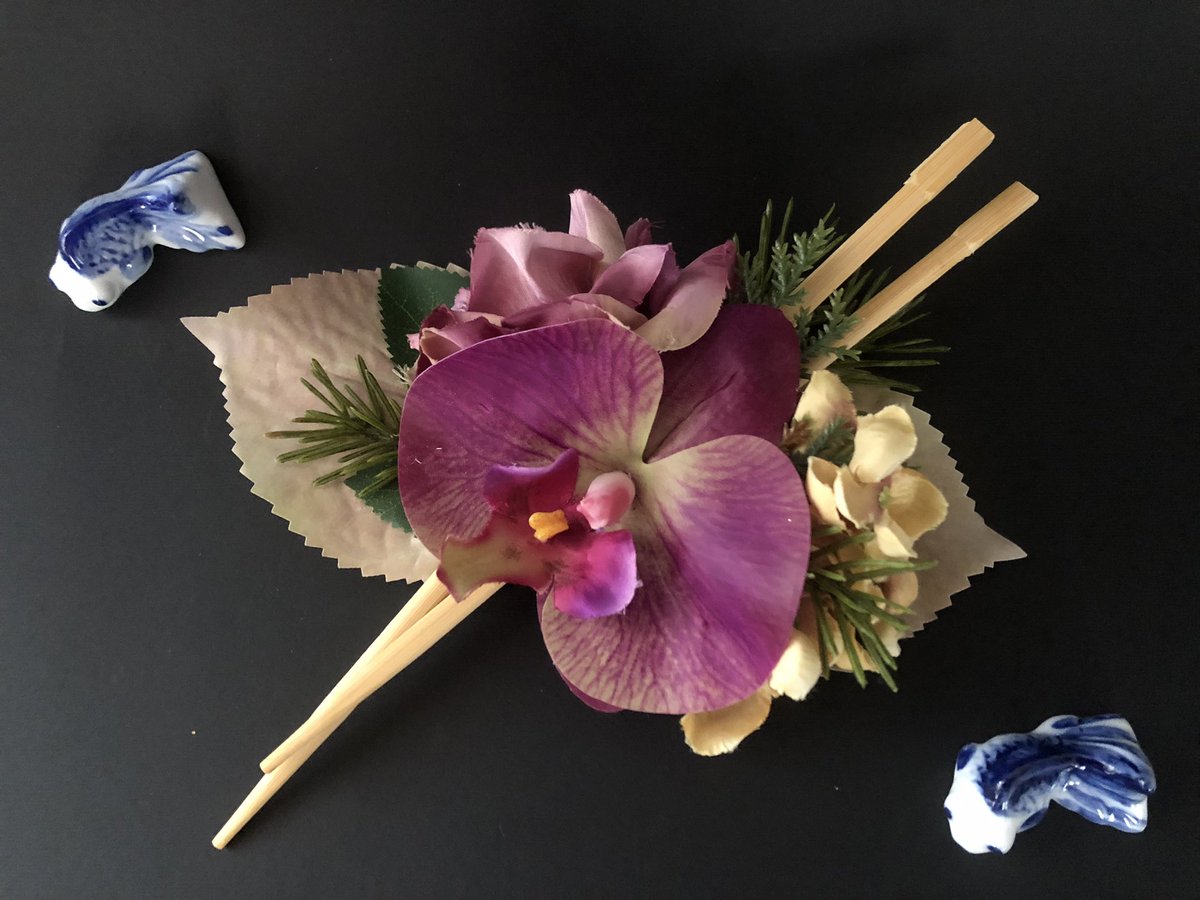 Mallory71214976's tweet photo. 🌸🥢 #ChineseNewYear 
📲Follow me
https://t.co/2dNqLvKSeh

🛒My #ETSY SHOP
https://t.co/oUXpnxny1b

#clorofillahairflowers #hairflowers #pinupgirl #pinuphairflowers #pinupstyle #pinuphair #headpiece   #hairaccessories #Chopstick #fascinators #hairclip #chineseart #ChineseCulture https://t.co/pmPznSzwQQ