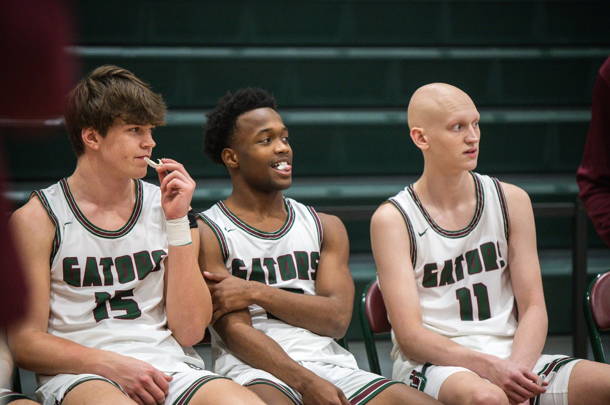 GreenwoodHoops's tweet photo. Final:
Gators: 72
Cougars: 28

@JaxBuchanon: 16 points, 4 rbs
@BraktonS: 12 pts, 2 rbs
@LukeStansbury: 10 pts
@loftonhoward1: 8 pts
@Aaronnn242: 8 pts

Thanks to @AdamHatcherGW for the halftime entertainment https://t.co/Z9MJlyjYZq
