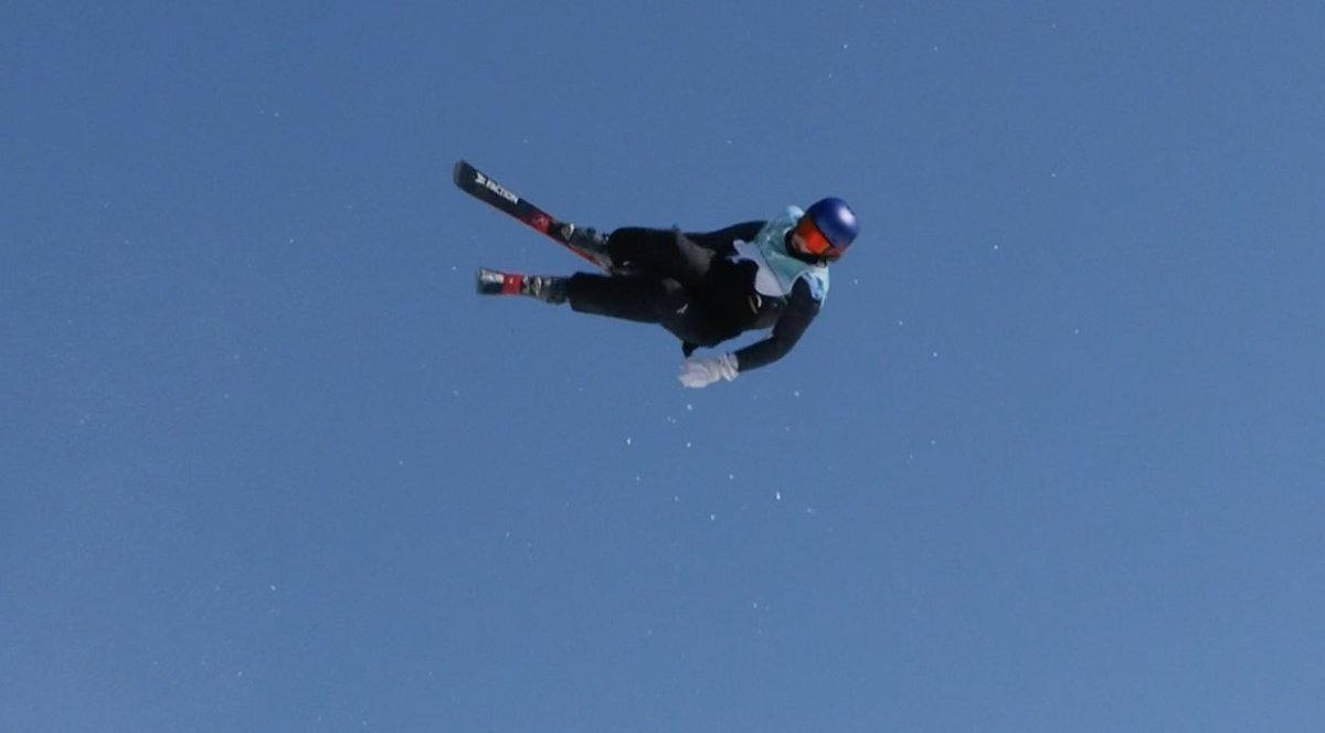 Weesesports's tweet photo. 🥇WOMEN'S BIG AIR HISTORY🥇

🇨🇳Eileen Gu posts a 94.50 in the final run, securing the GOLD medal in Women's Freestyle Ski Big Air.

Gu is the first to win the gold medal in Women's Freestyle Ski Big Air history. 

🥈🇫🇷Tess Ledeux
🥉🇨🇭Mathilde Gremaud

#Beijing2022 #freestyle https://t.co/IrzhXeClMW