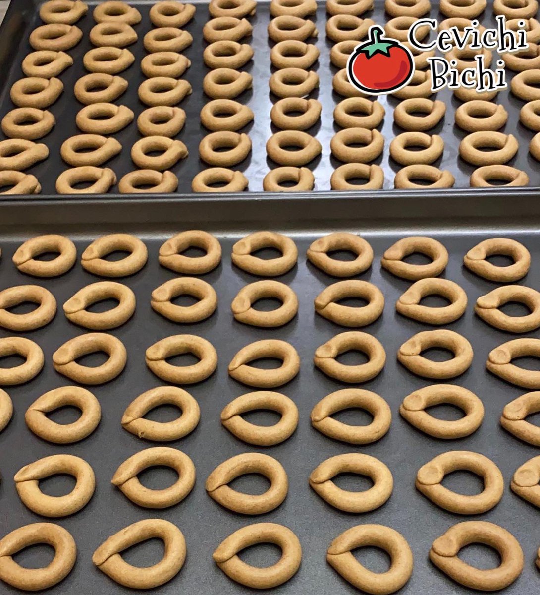 CevichiBichi's tweet photo. Los coricos (también tacuarines,coricos de harinillas, biscochos en Sinaloa; coricos, coricochis, bizcochos y bizcochuelos, en Sonora) son unas galletas de maíz populares en los Estados de Baja California, Sinaloa y Sonora.
En #CevichiBichi🍅 hay #Coricos https://t.co/PCLHyfhEvy