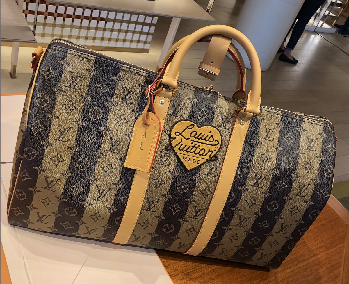 AmbroseLerma's tweet photo. @nairb621 This is exactly how I rationalize buying @LouisVuitton, like this beauty was only 1 eth.
#cryptorich #fiatpoor https://t.co/ca3LmUIuZW