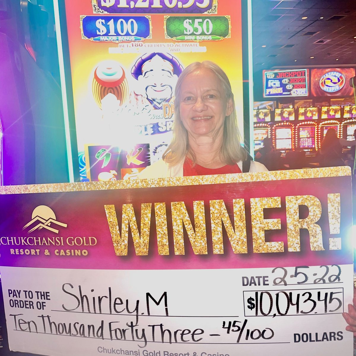 ChukchansiGold's tweet photo. We love sharing our happy winners! Congratulations to Shirley from Fresno she was the lucky winner of a $10,043 #jackpot 🎉 👏🏽 #FeelTheFun #ONLYatChukchansi https://t.co/Ck7DPRHosT