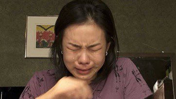 ตอนเด็ก เราต่างมีเจี๊ยบหรือน้อยหน่าเป็นของตัวเอง
ตอนวัยรุ่น เราต่างเคยเป็นน้องน้ำหรือพี่โชนของใครสักคน
พอตอนสามสิบกว่า ๆ เราต่างกำลังกลายเป็นเหมยลี่กัน