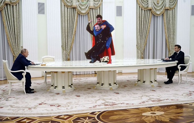 gmas73's tweet photo. Which version do you prefer? #Putin #Macron https://t.co/40sBXez0xF