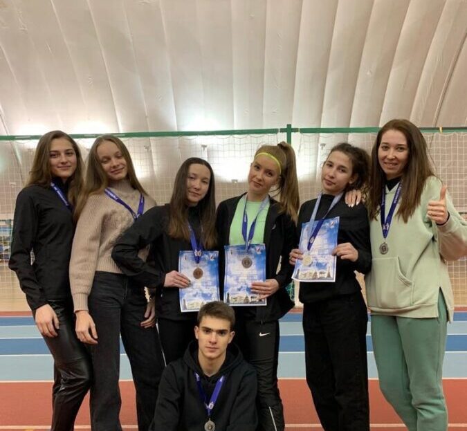 Кинешемские легкоатлеты в Открытом зимнем кубке Ярославля заняли восемь призовых мест. - privpravda.ru/kineshemskie-l…