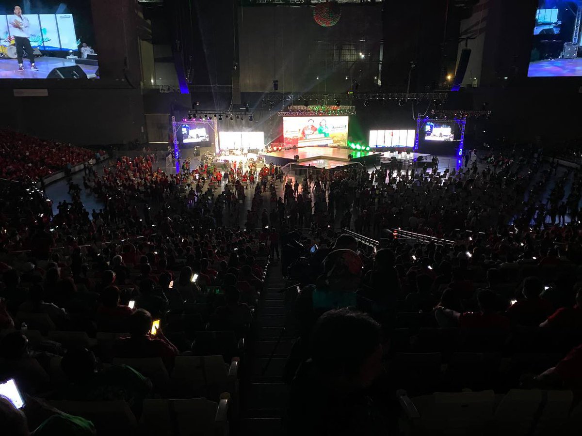 lianbuan's tweet photo. The Marcos-Duterte campaign said their rally was expected to gather biggest crowd. Here's what it looks like so far inside the PH Arena. https://t.co/QQHlnG3OMS