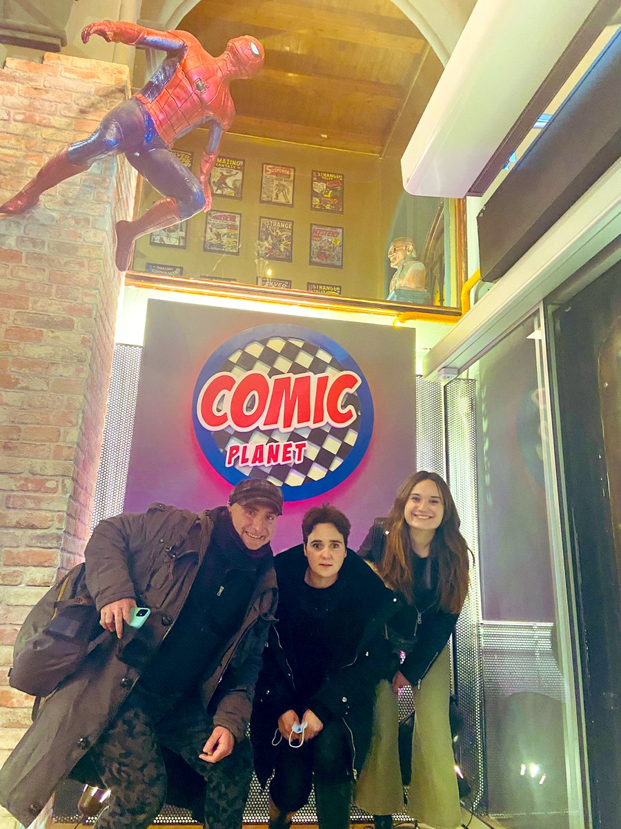 LaritaVilchez9's tweet image. Felices 30 a mi compañera de vida favorita! ♥️ #HappyBdayPaty #SisterBday #ComicPlanetMadrid @comicplanet_es