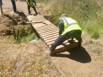 _ArriveAlive's tweet photo. Imperial partners with Trails South Africa to develop and connect communities safely in the Western Cape https://t.co/LZGLDJ4629 #ArriveAlive #TrailsSA @Imperial_Logist @WCGovSafelyHome https://t.co/Y8OBaDiIHX