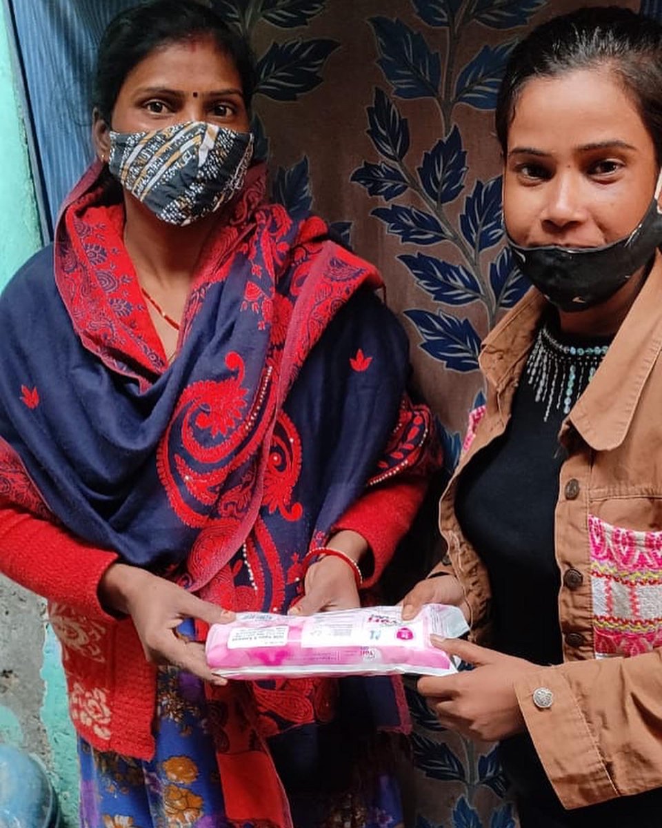 saarthik2's tweet photo. Saarthi Foundation ventures out to help women in densely populated Basti’s and empower and encourage the women there with proper hygiene during mensturation, the use of safe hygienic practices and providing them pads to get them to adapt and adopt to it’s use.

#saarthifoundation https://t.co/GbKNj5kibt